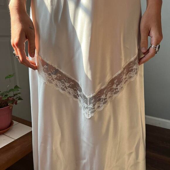 VINTAGE 1950โs Baby Pink Slip Dress - Picture 6 of 8